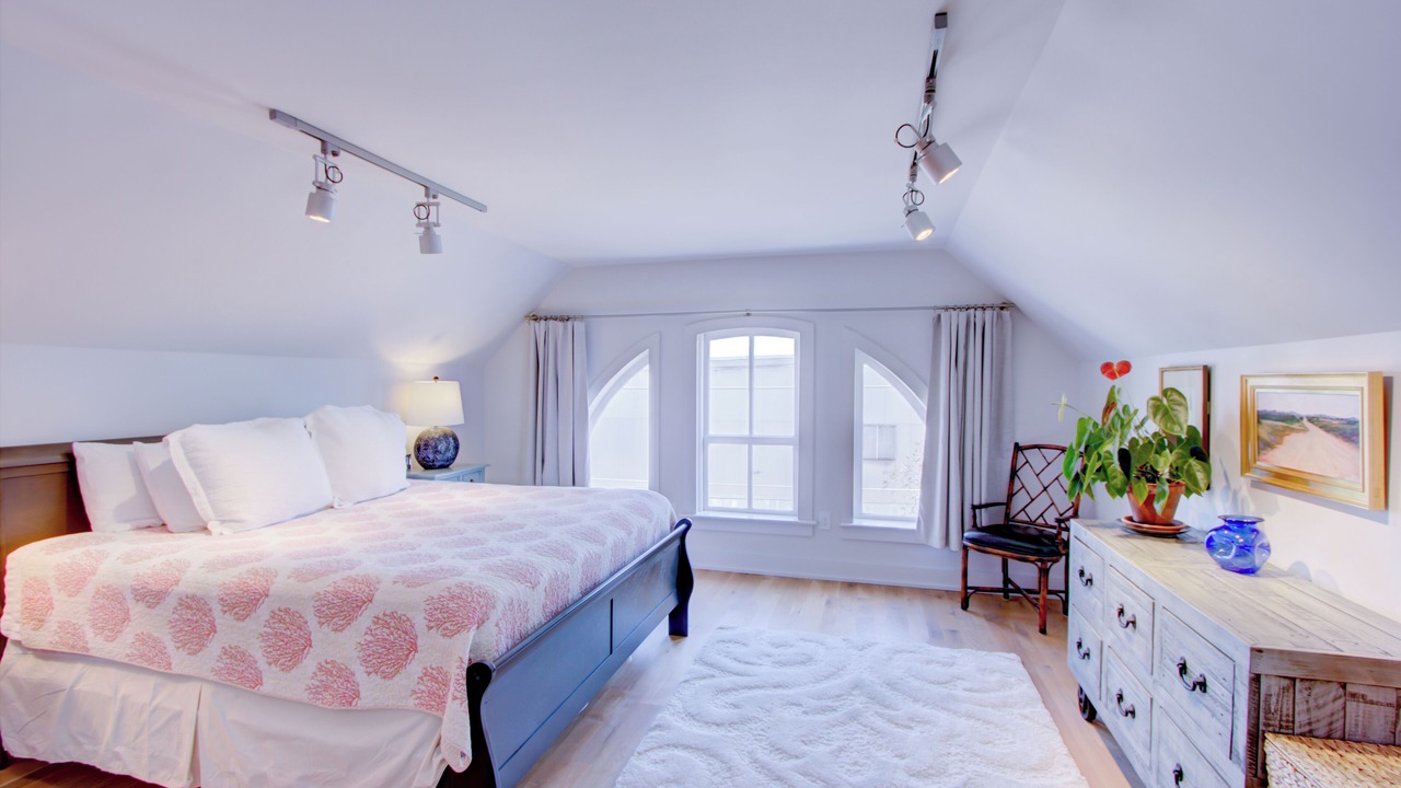 Photo of Bedroom in Charleston Historic District