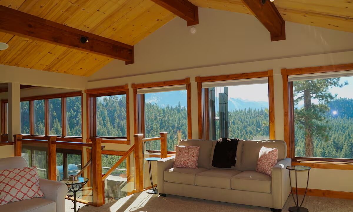 Photo of Livingroom in Zephyr Cove
