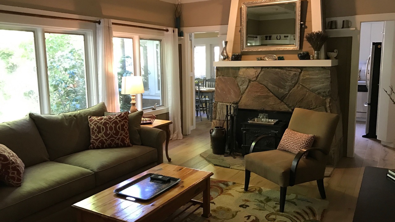Photo of Livingroom in Kenwood