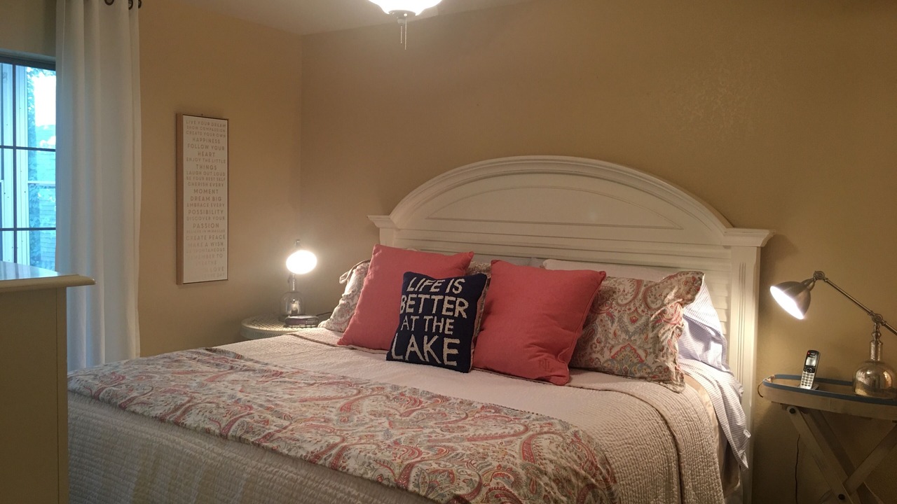 Photo of Others in Hollister