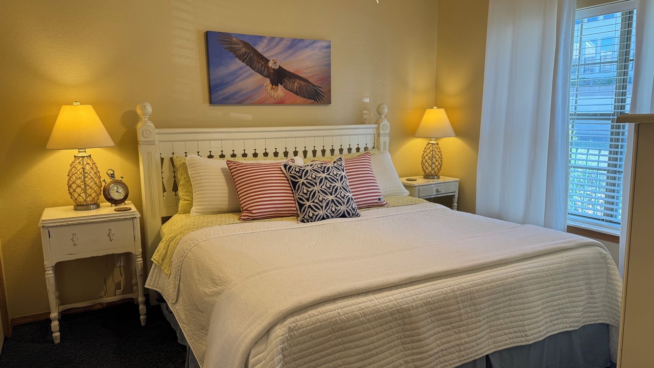 Photo of Others in Hollister