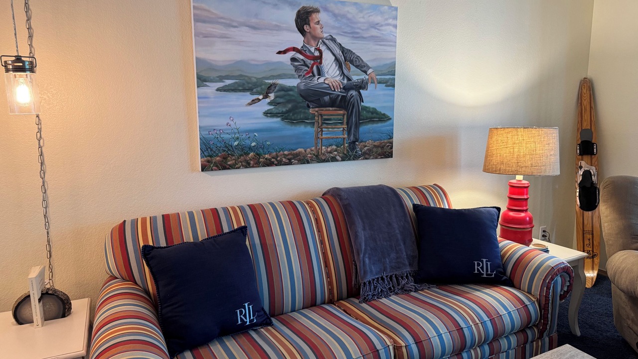 Photo of Others in Hollister