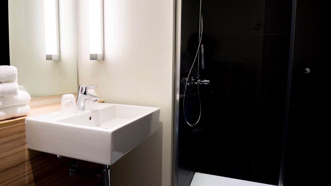 Photo of Bathroom in Gares