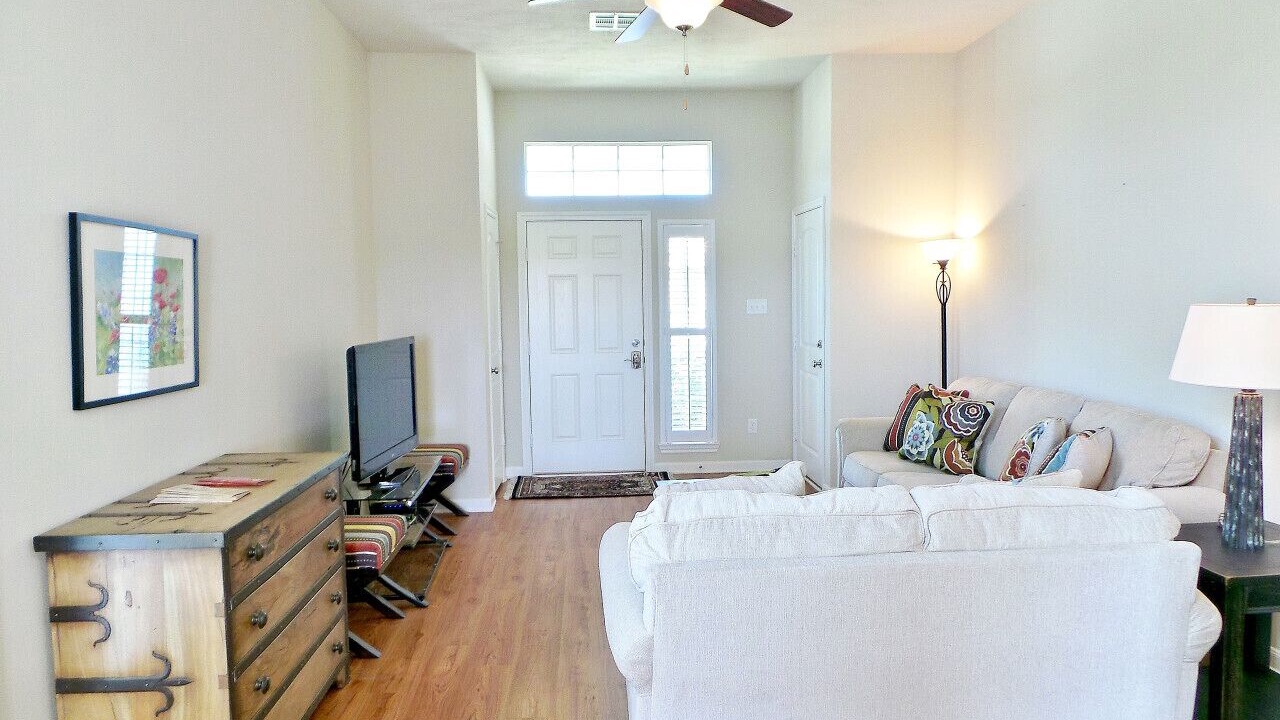 Photo of Livingroom in Bryan