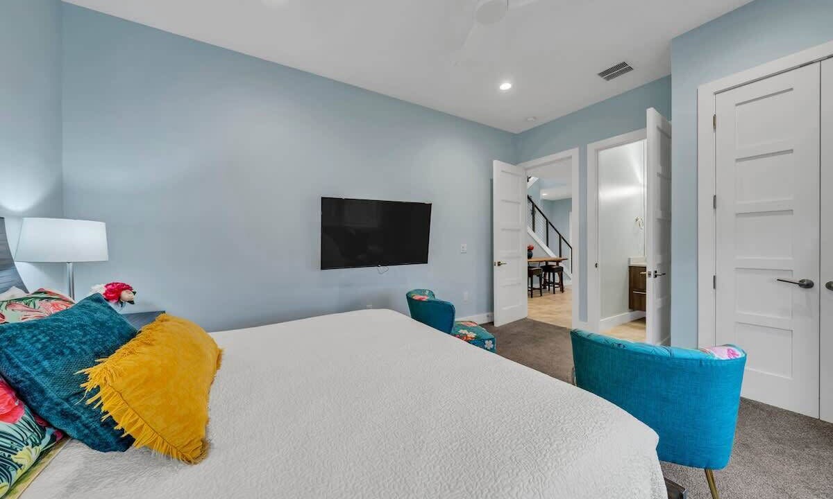 Photo of Bedroom in Avalon Beach Estates