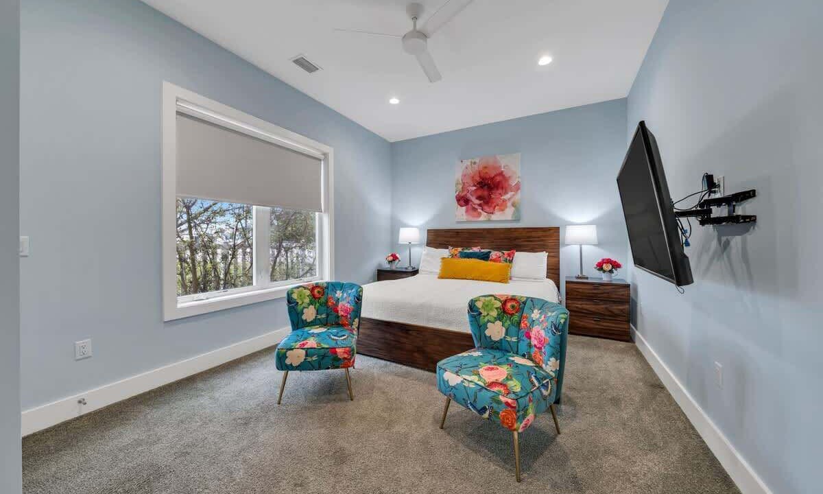 Photo of Others in Avalon Beach Estates