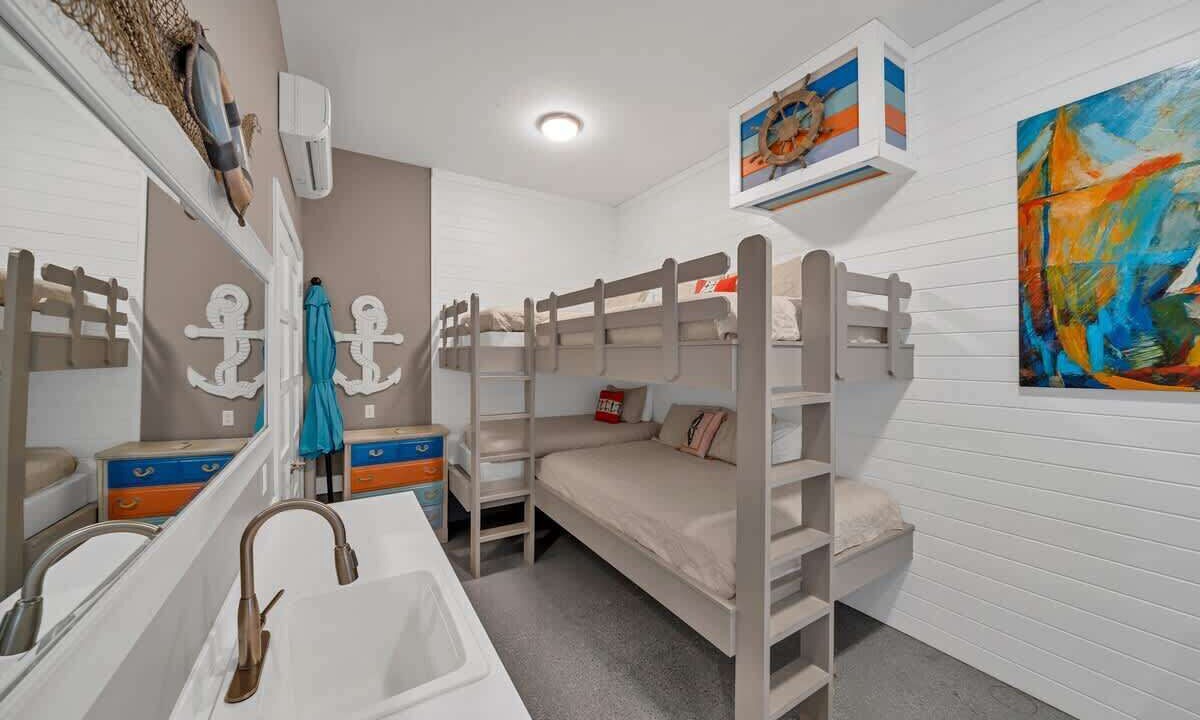 Photo of Bedroom in Avalon Beach Estates