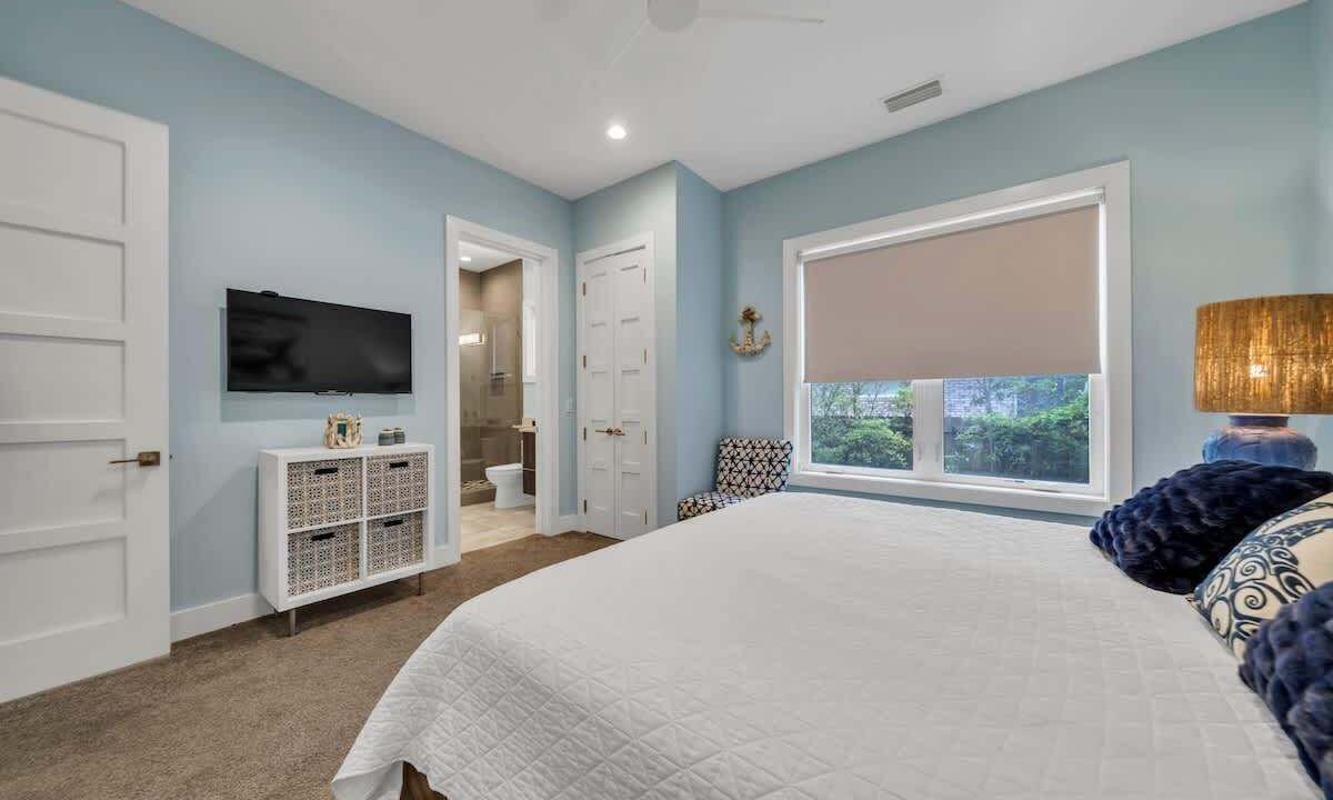 Photo of Bedroom in Avalon Beach Estates