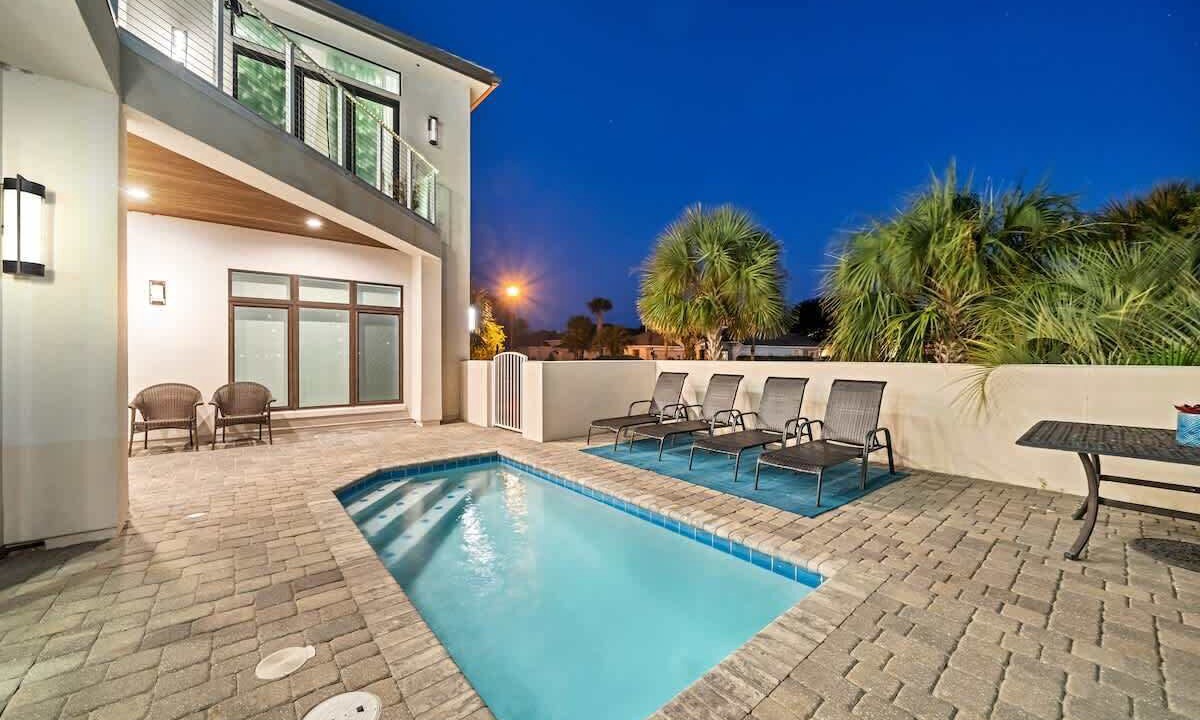 Photo of Outdoor in Avalon Beach Estates