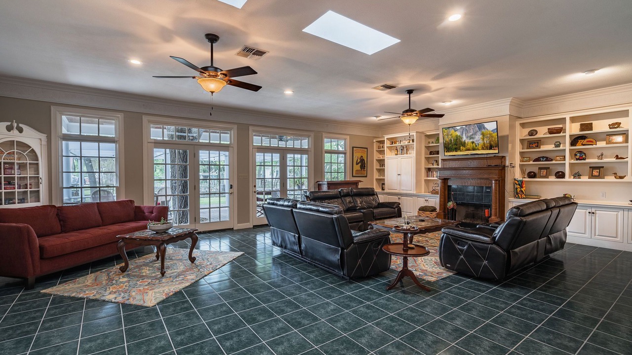 Photo of Livingroom in Lockhart