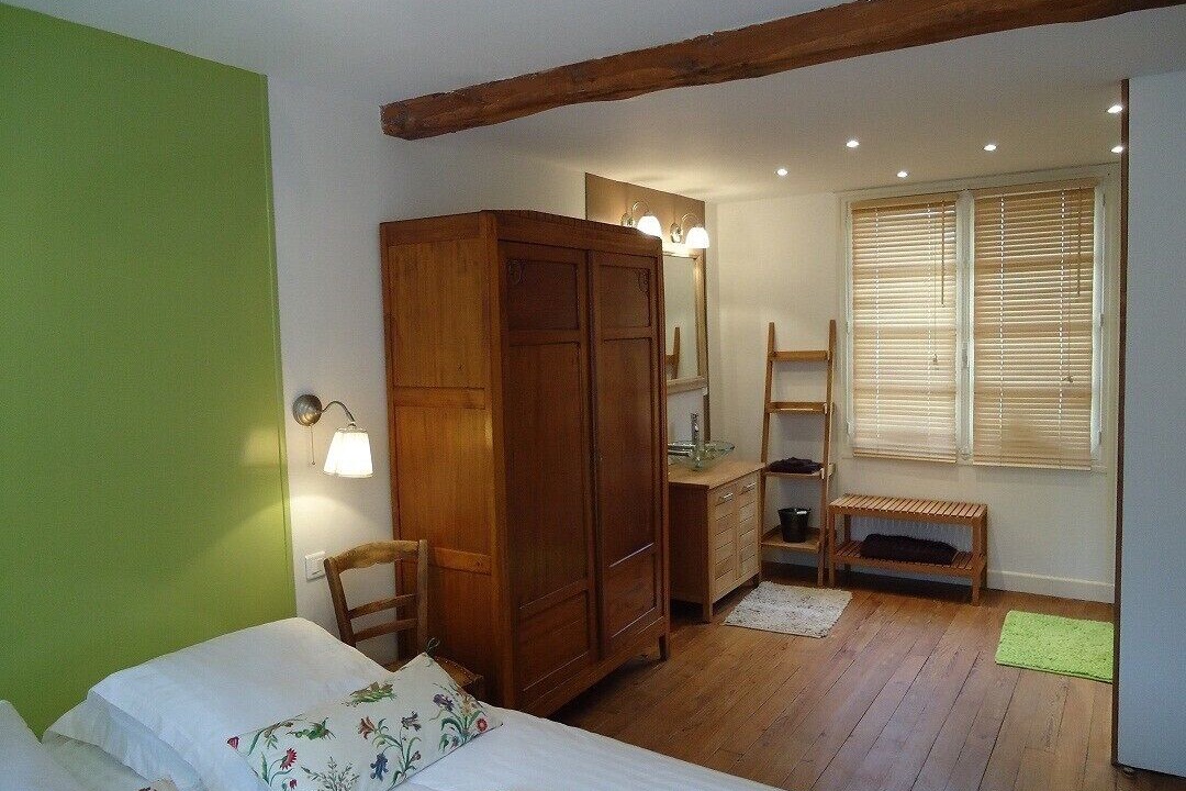 Photo of Bedroom in Coucy-le-Chateau-Auffrique