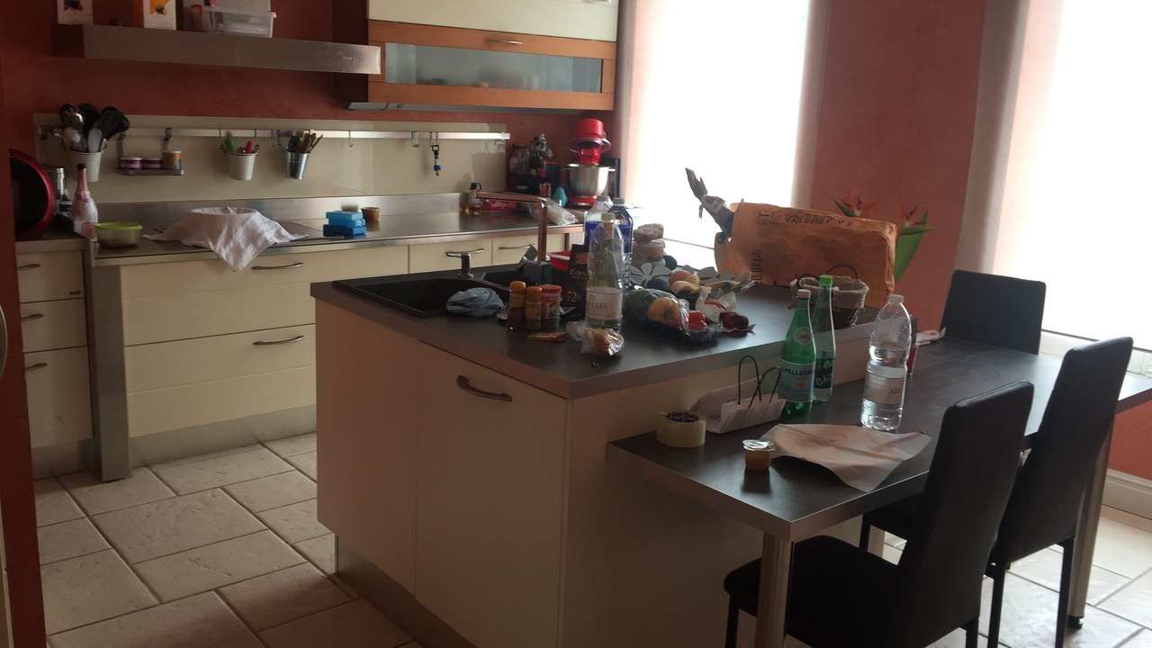 Photo of Kitchen in Carbon-Blanc