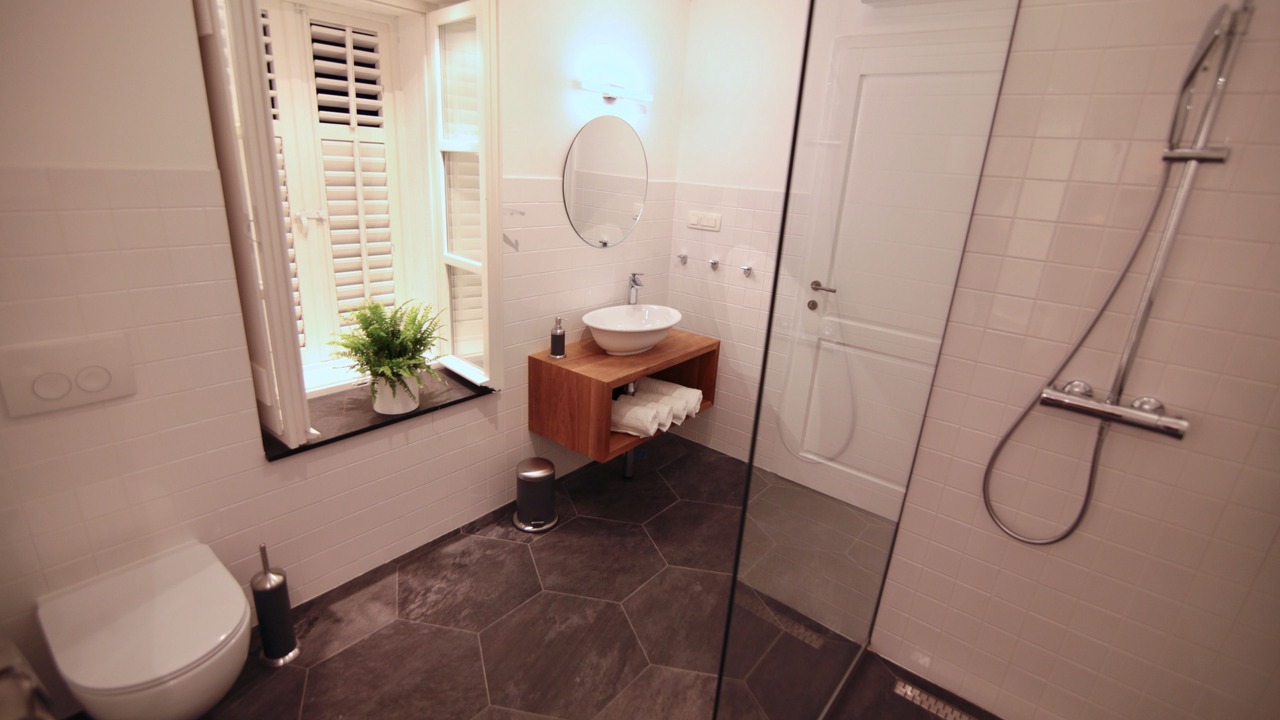 Photo of Bathroom in Pile