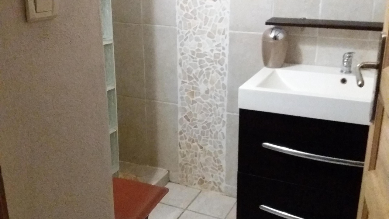 Photo of Bathroom in Nyons