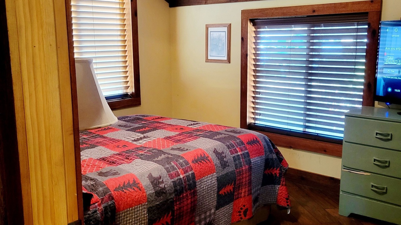 Photo of Bedroom in Garden Valley