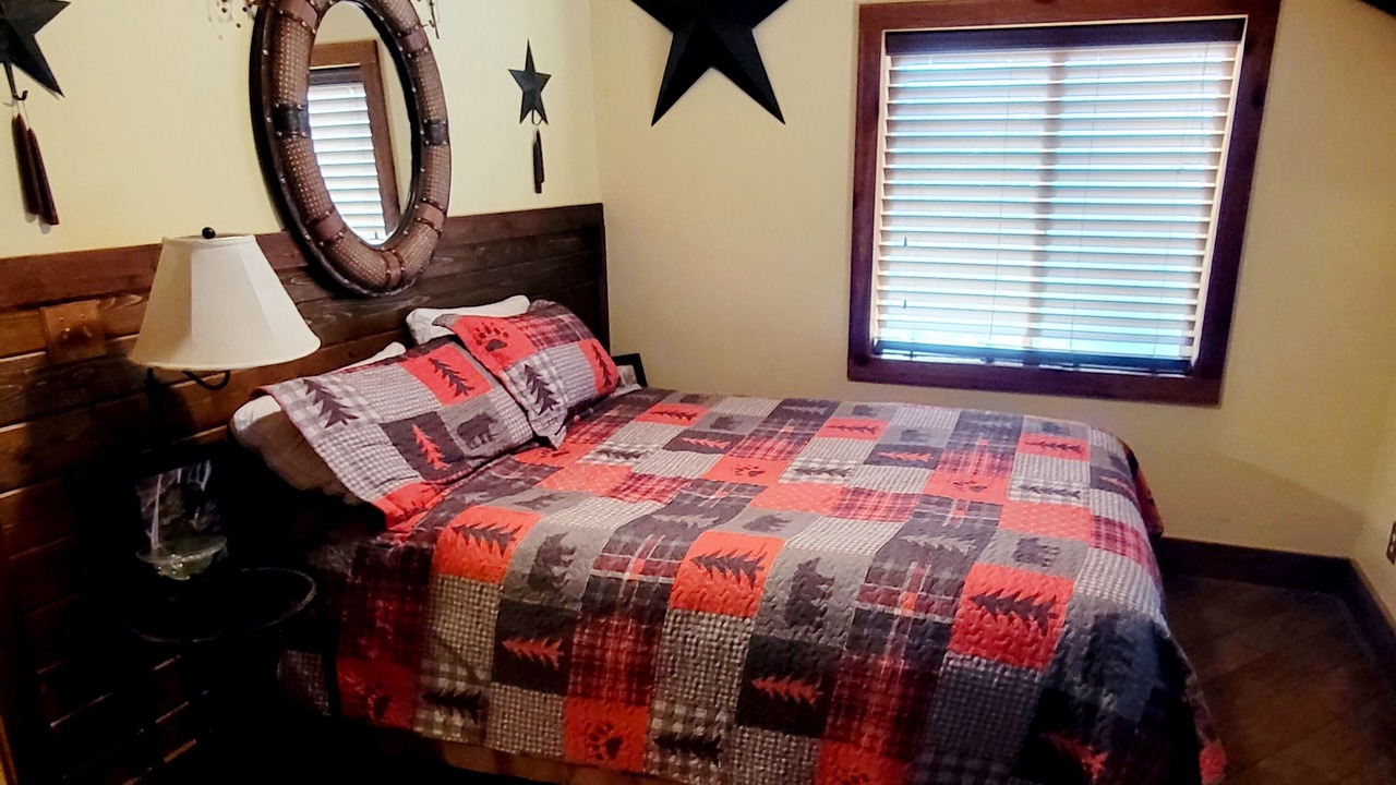 Photo of Bedroom in Garden Valley