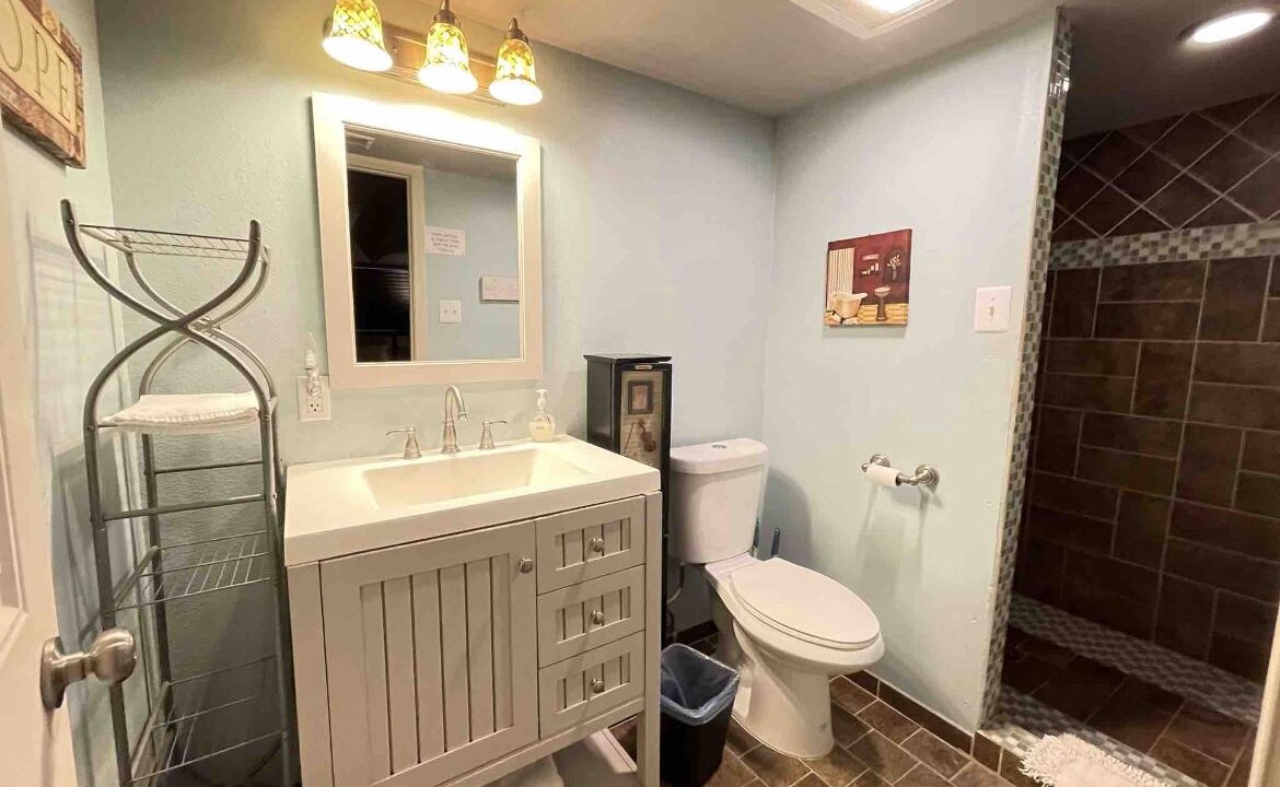 Photo of Bathroom in Vance Jackson