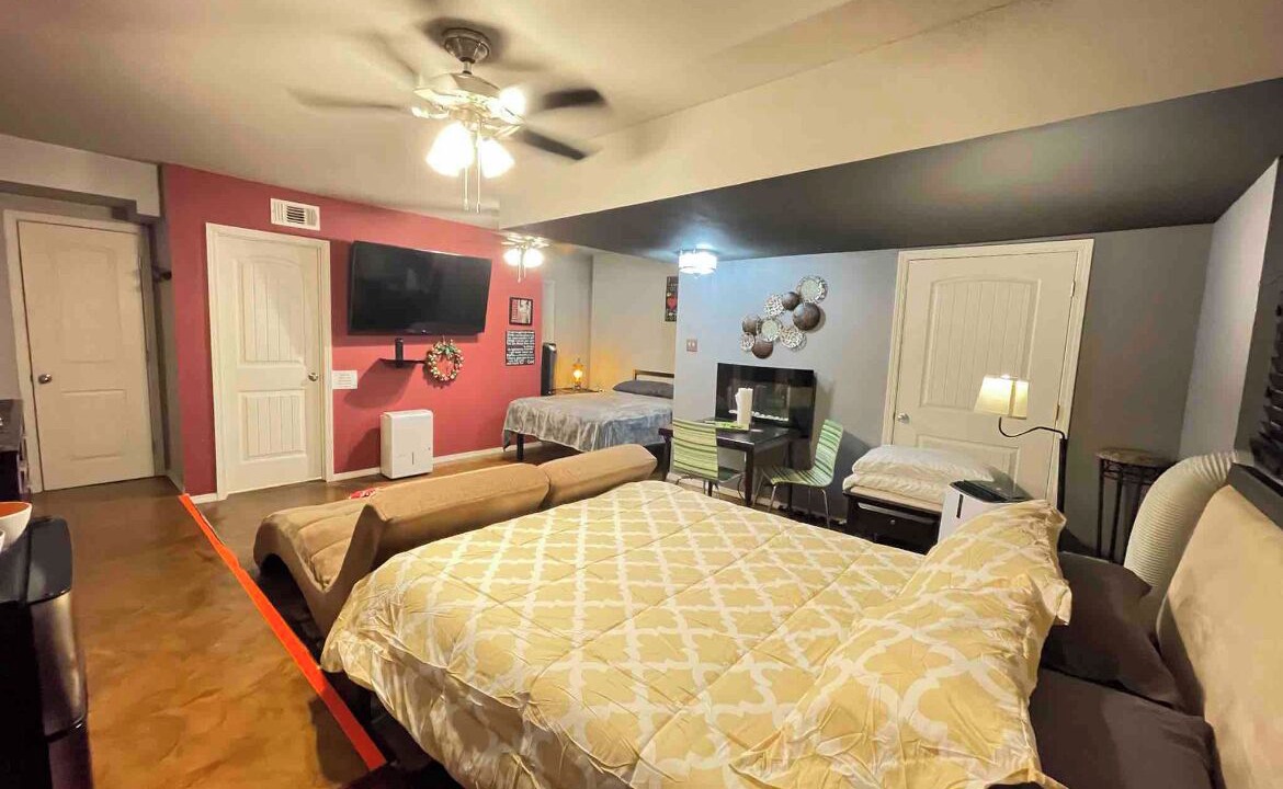 Photo of Bedroom in Vance Jackson