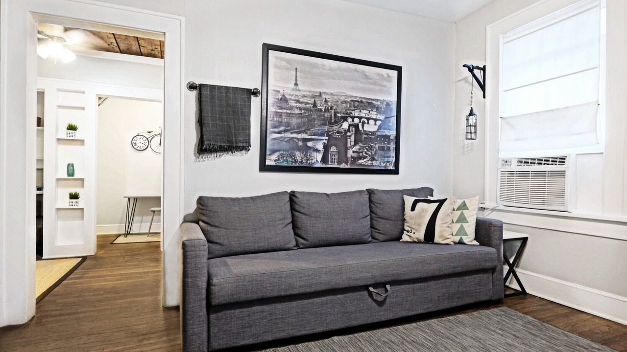 Photo of Livingroom in Lower Greenville