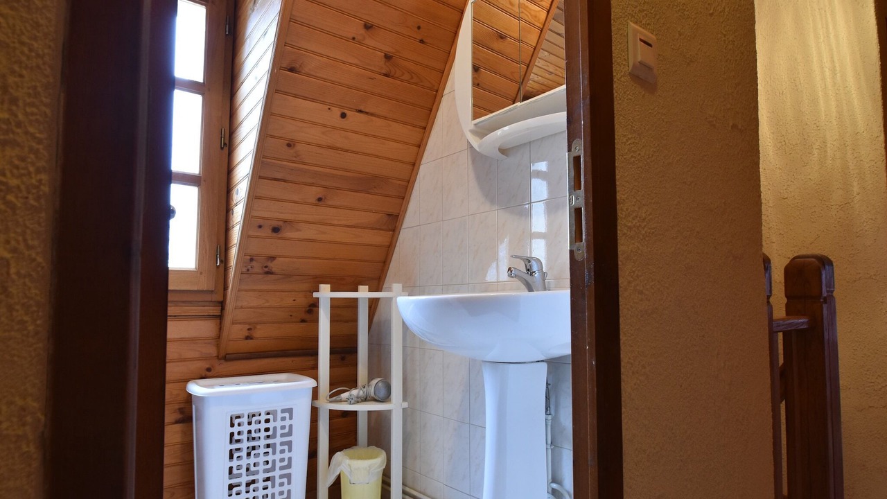 Photo of Bathroom in Saint-Leon-sur-Vezere