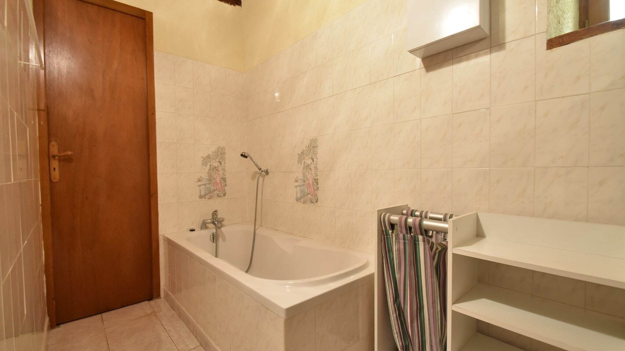 Photo of Bathroom in Saint-Leon-sur-Vezere