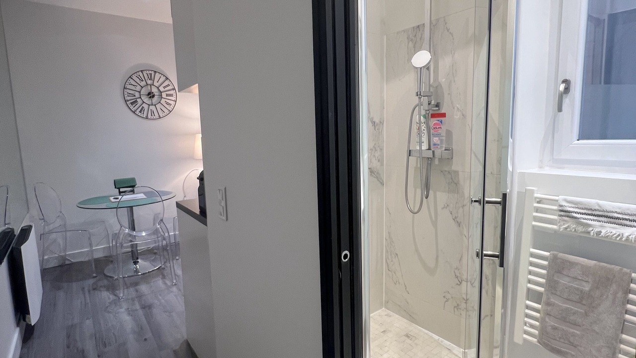 Photo of Bathroom in 15th Arrondissement