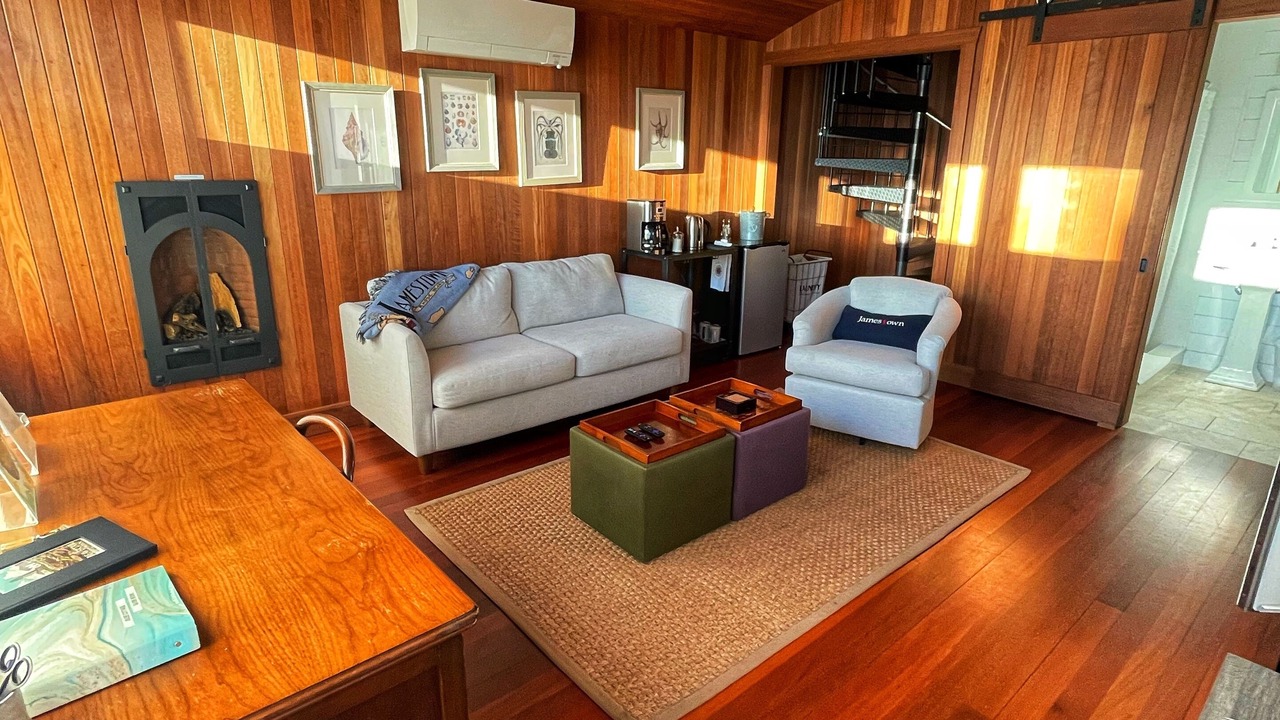 Photo of Livingroom in Jamestown