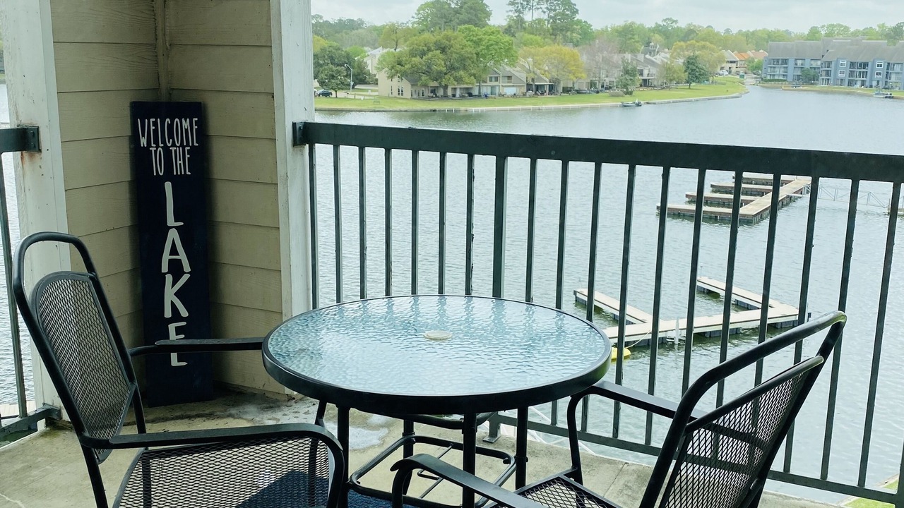 Photo of Patio Balcony in Walden on Lake Conroe