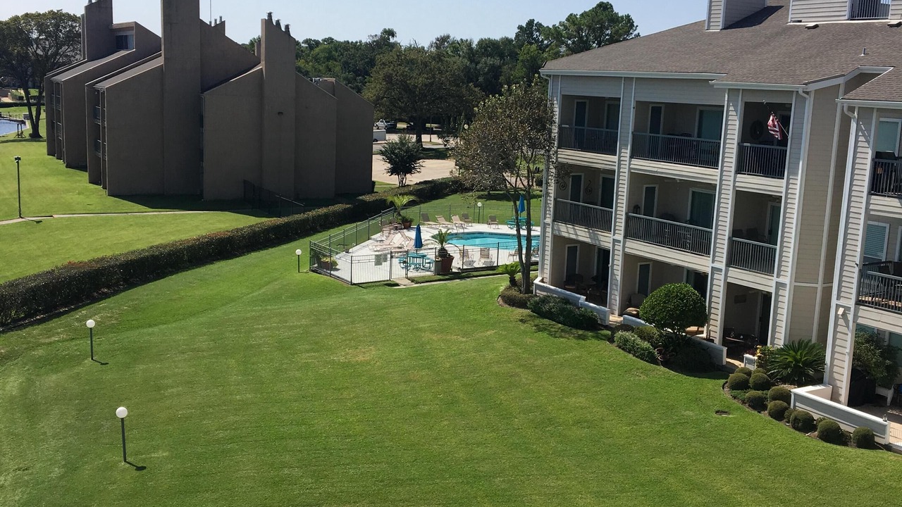 Photo of Patio Balcony in Walden on Lake Conroe