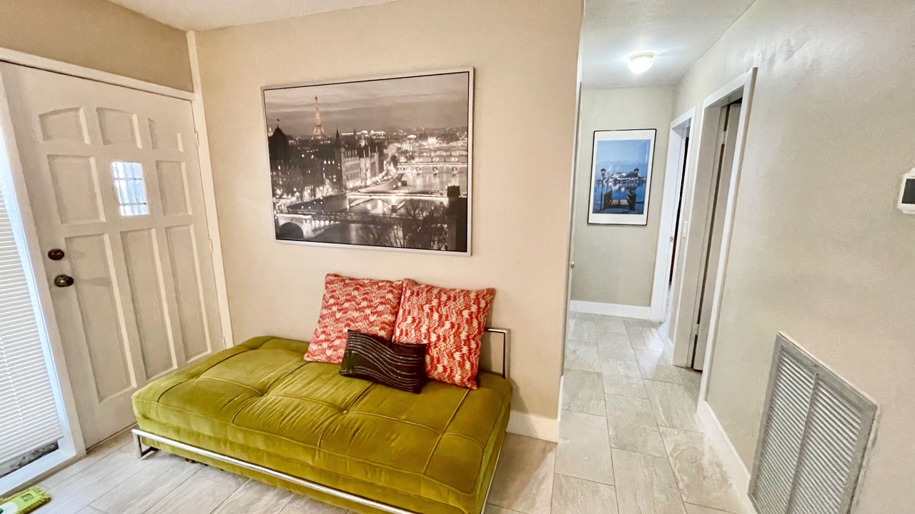 Photo of Livingroom in Orient Park