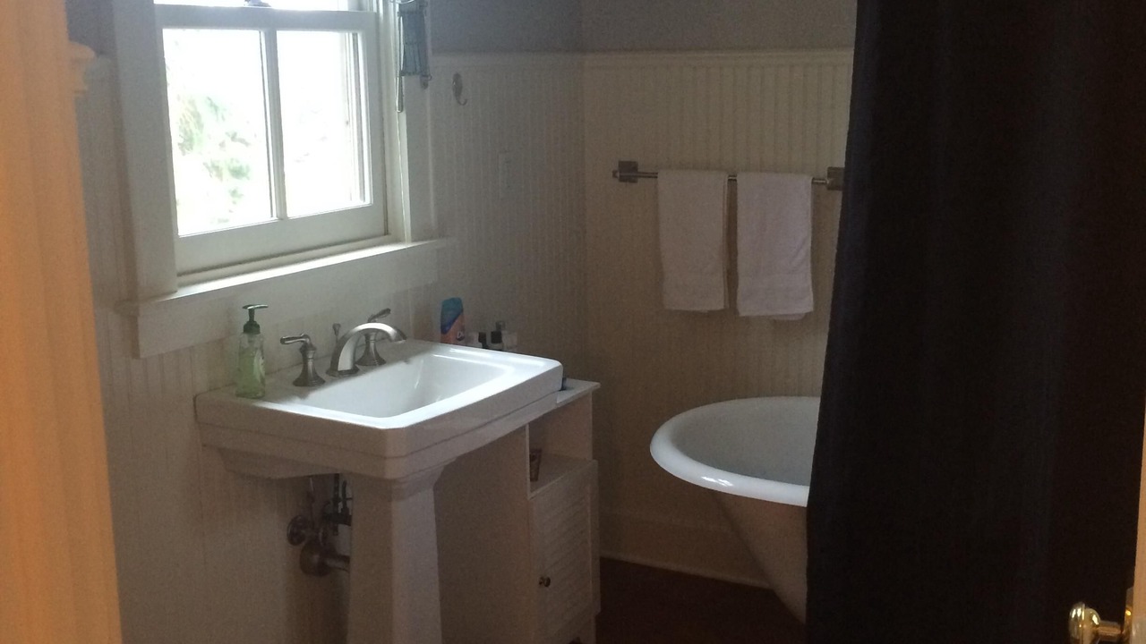 Photo of Bathroom in College Hill