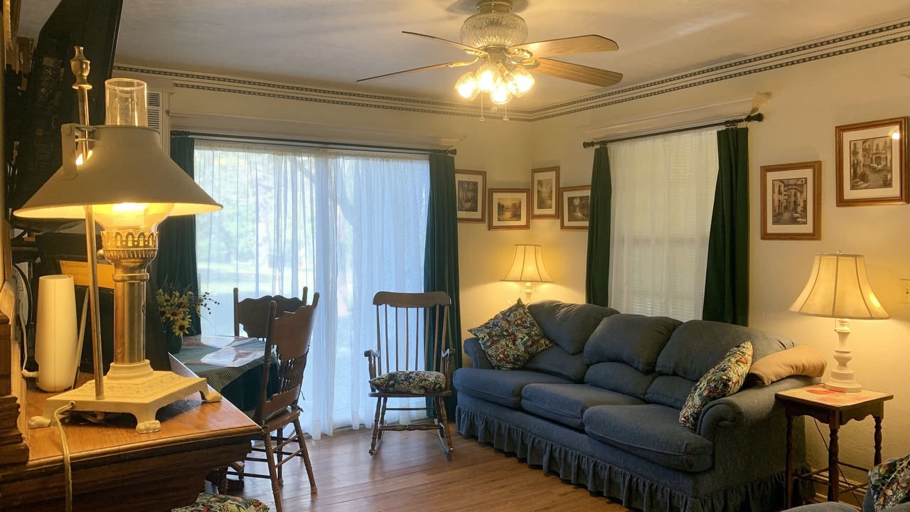 Photo of Livingroom in Rogers
