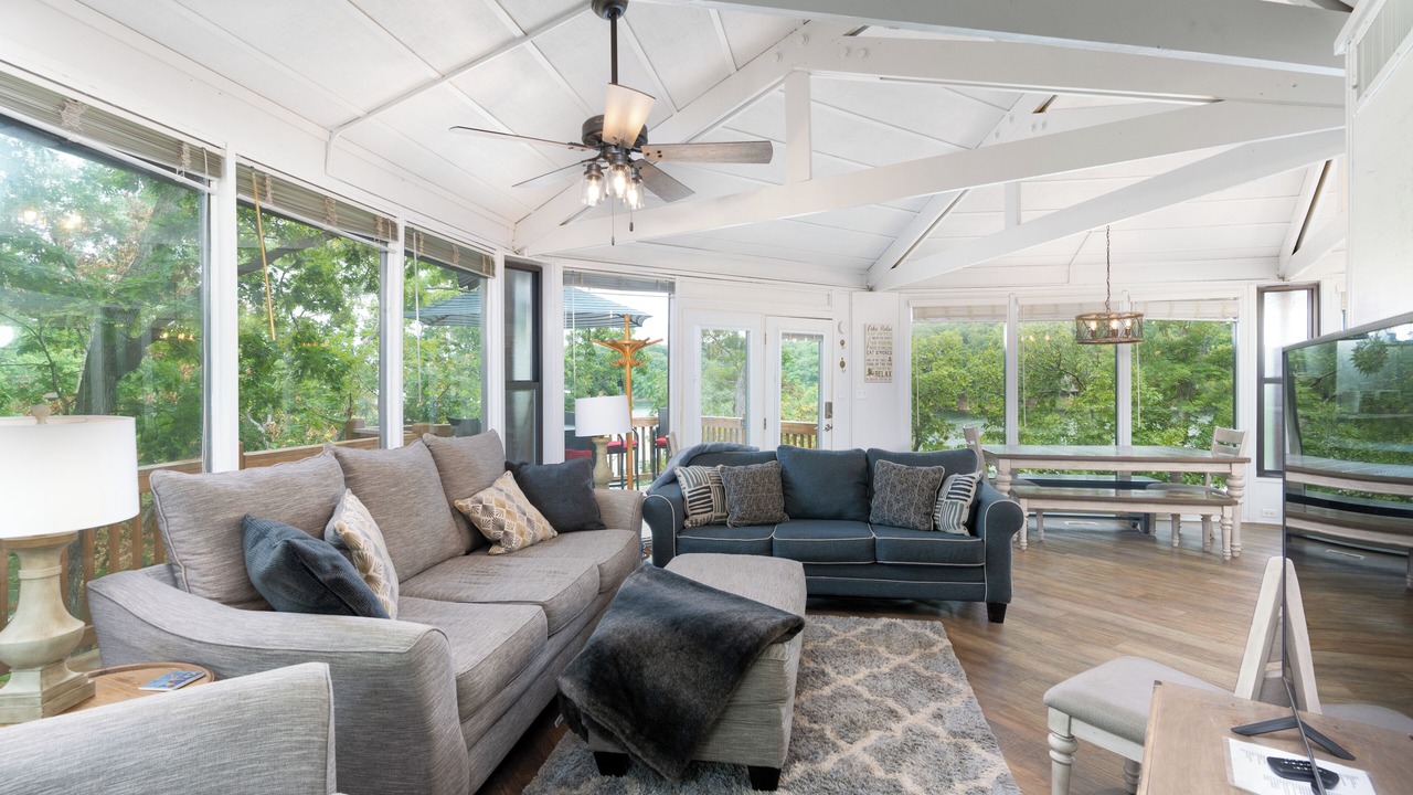 Photo of Livingroom in Village of Four Seasons