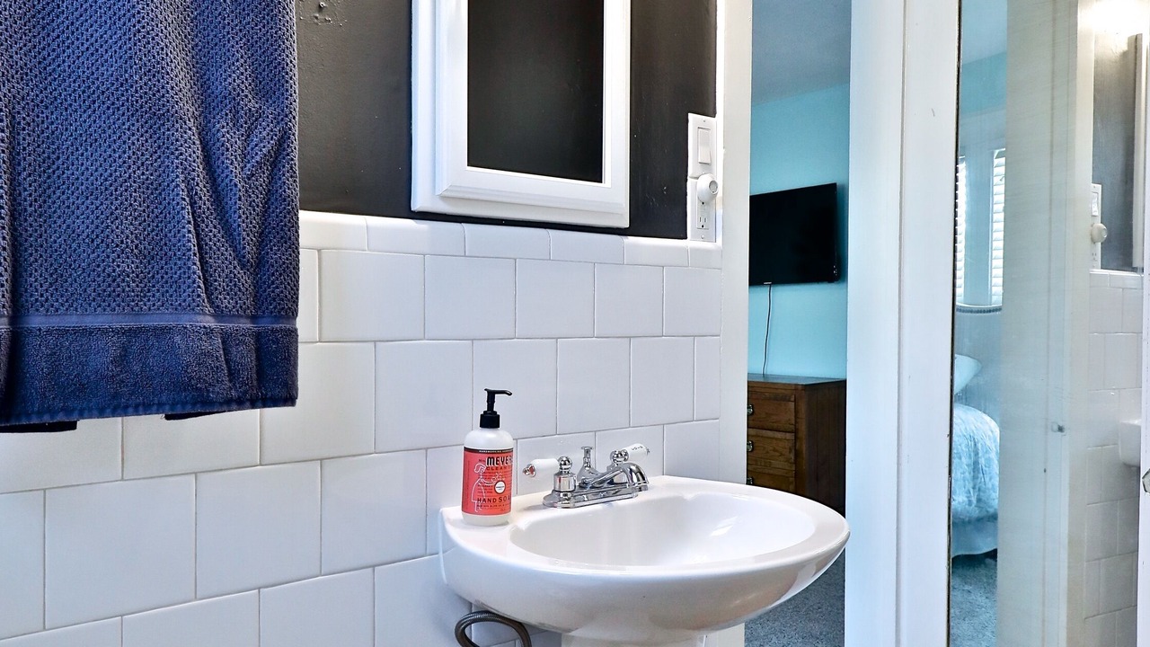 Photo of Bathroom in Sayles Blvd. Area