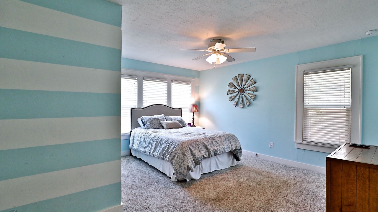 Photo of Bedroom in Sayles Blvd. Area