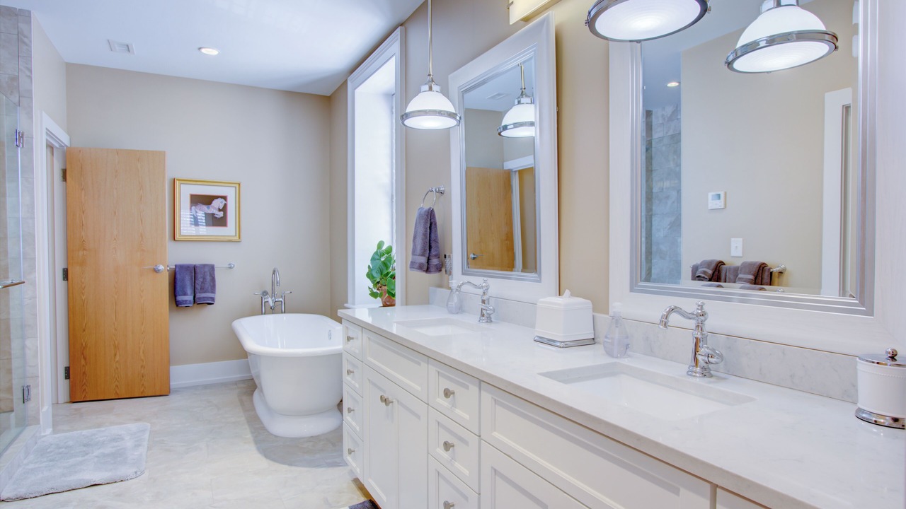 Photo of Bathroom in Charleston Historic District