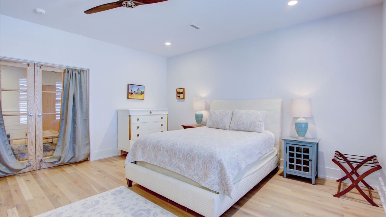 Photo of Bedroom in Charleston Historic District