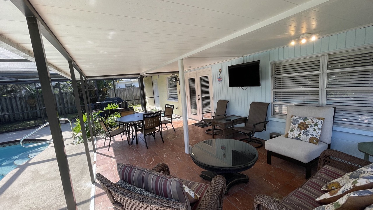 Photo of Outdoor in Gulf Gate Estates