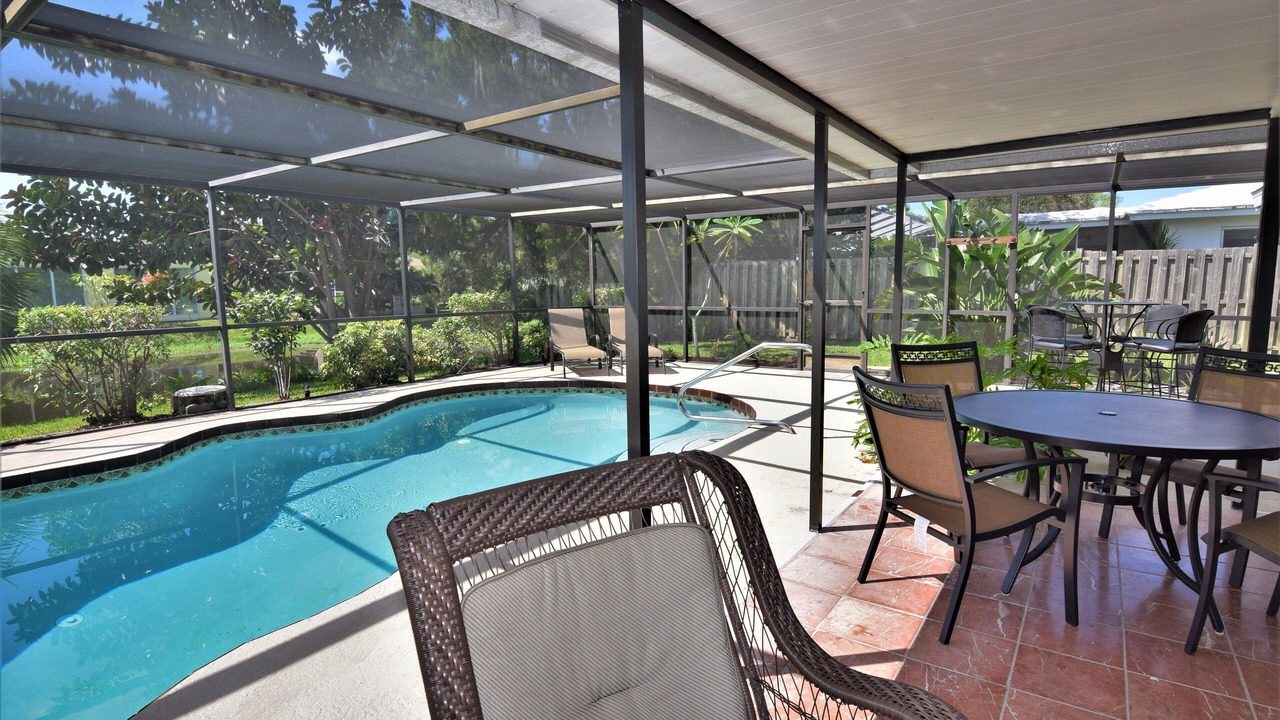 Photo of Outdoor in Gulf Gate Estates