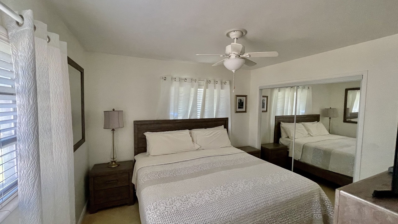 Photo of Bedroom in Gulf Gate Estates