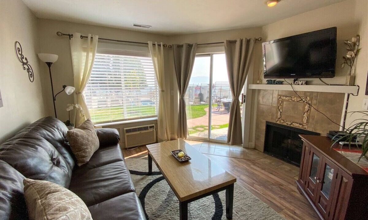 Photo of Livingroom in Harbor Village
