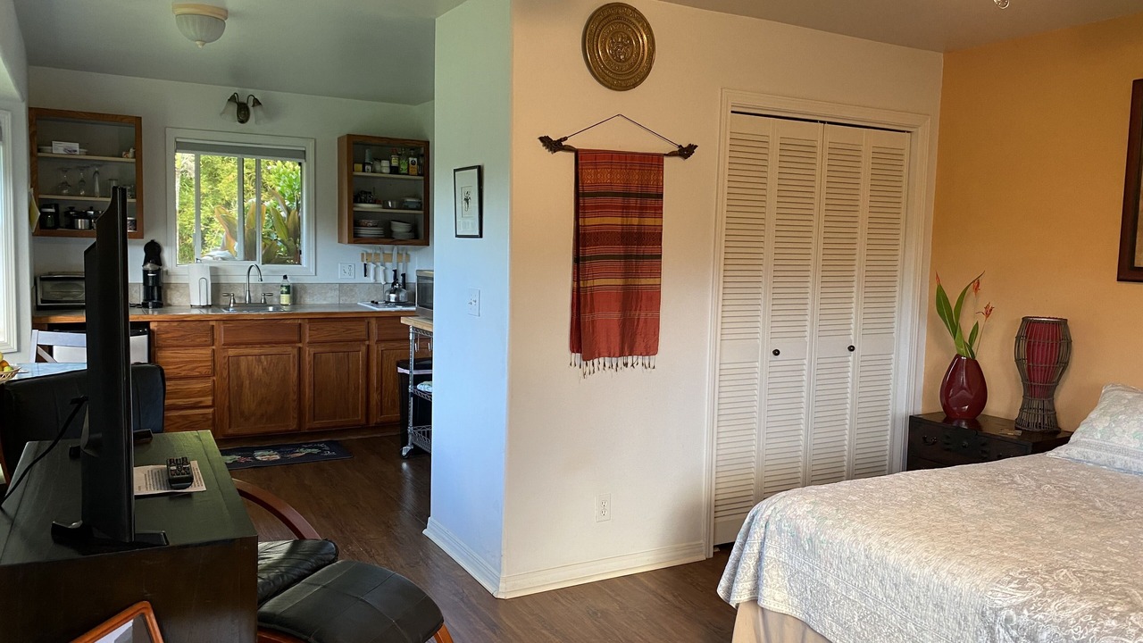 Photo of Bedroom in Kapaau