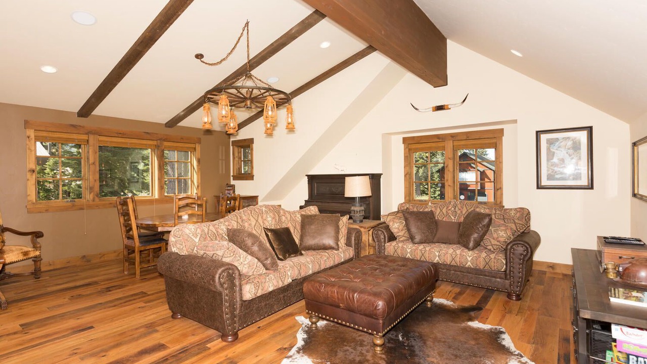 Photo of Livingroom in Truckee