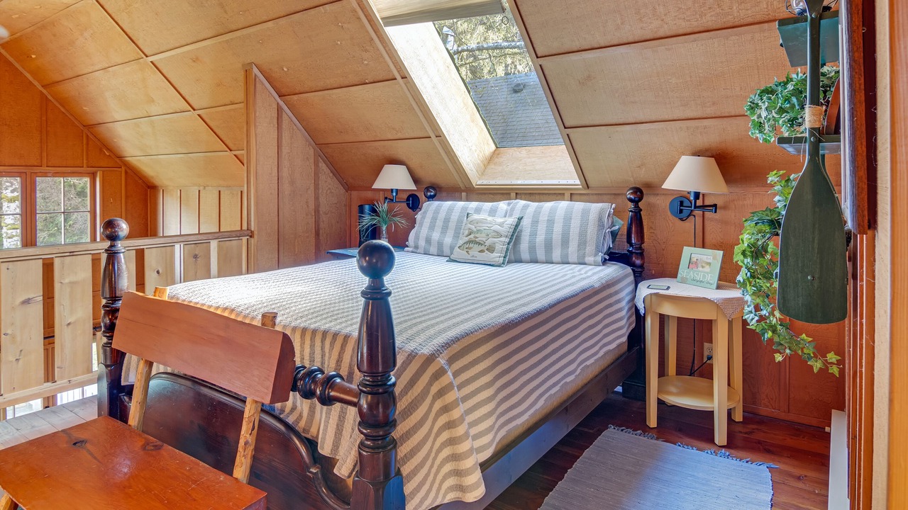 Photo of Bedroom in Yachats