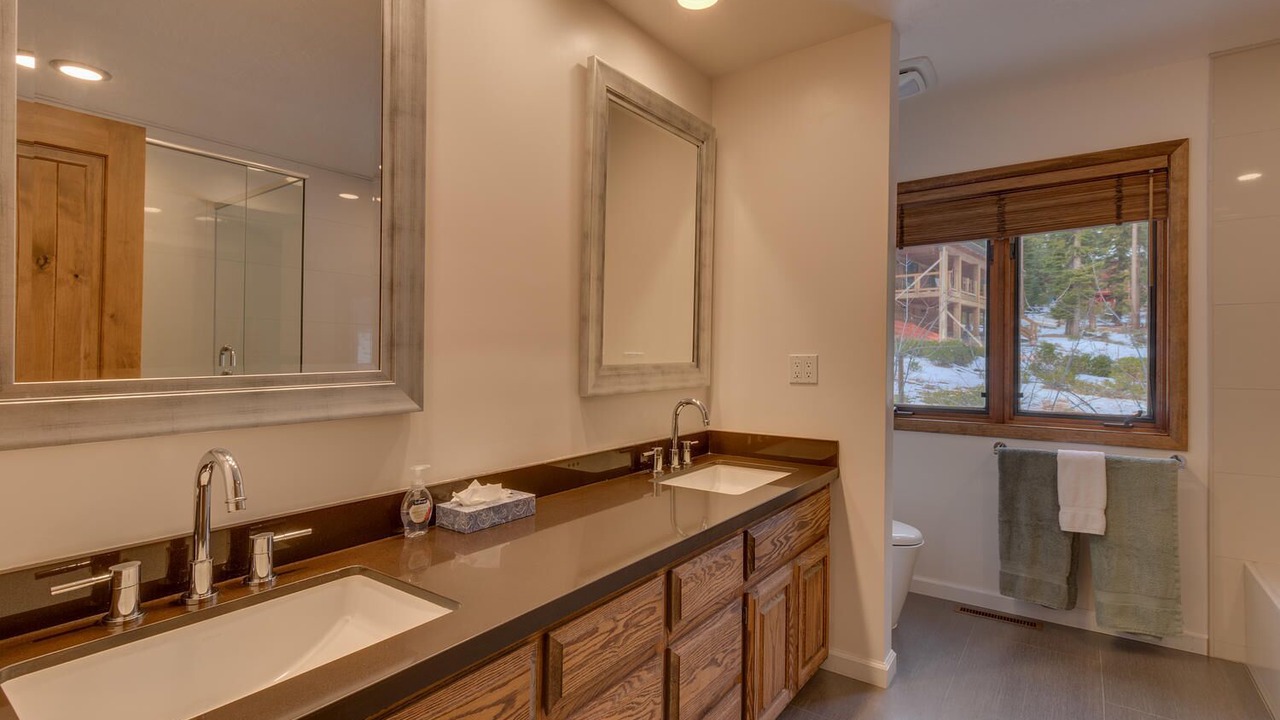 Photo of Bathroom in Kingswood Estates