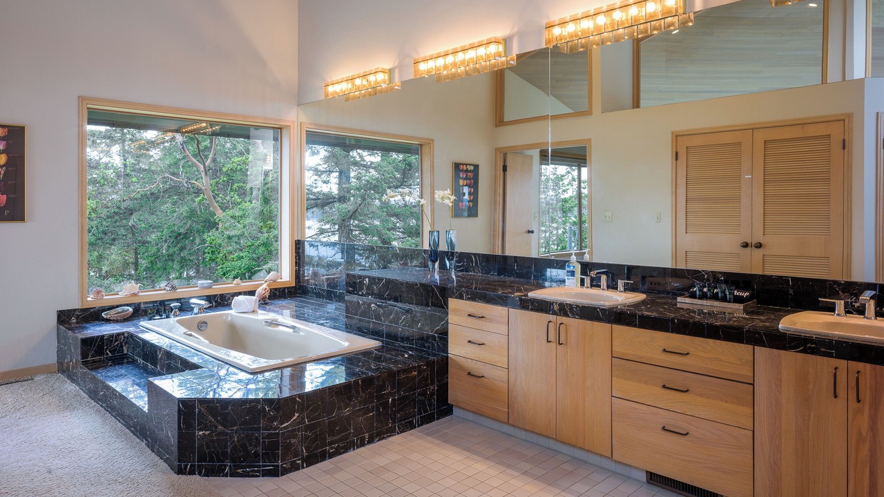 Photo of Others in Orcas