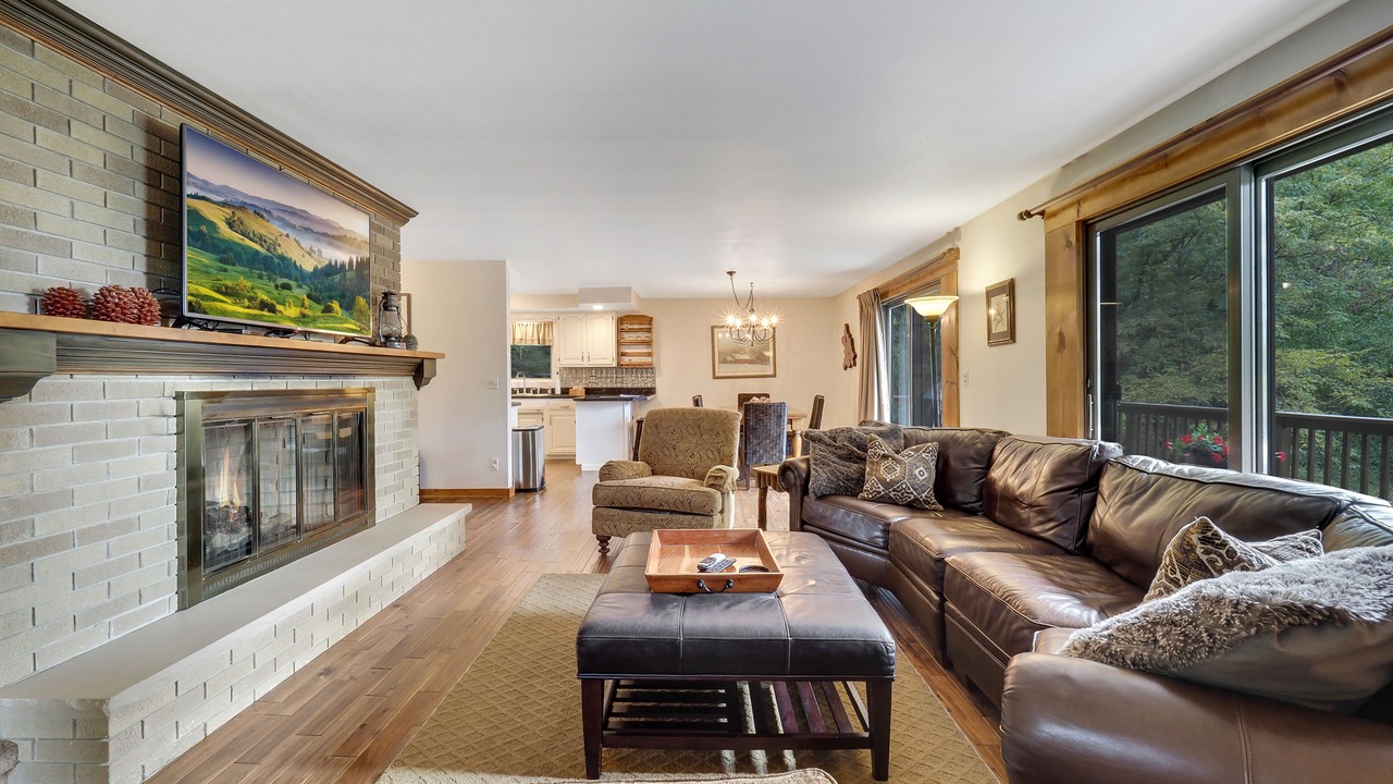 Photo of Livingroom in Boyne City