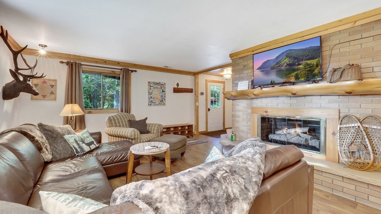 Photo of Livingroom in Boyne City