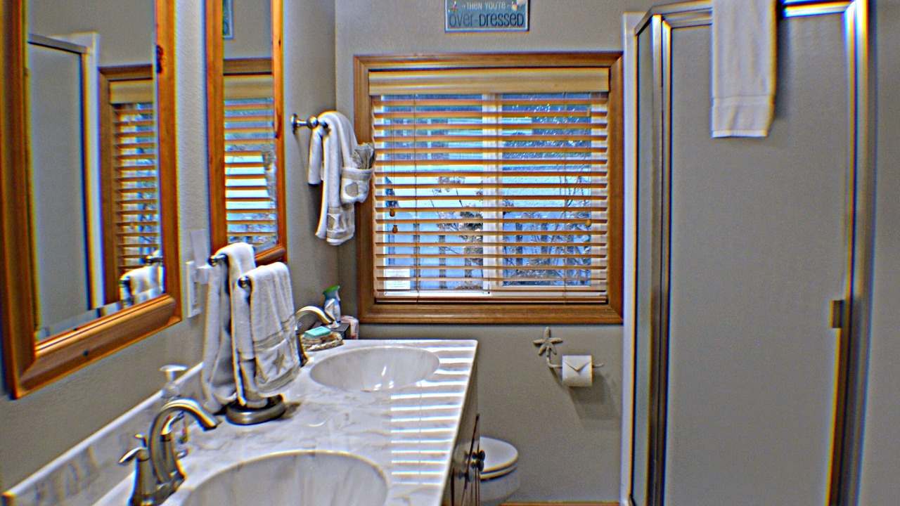 Photo of Bathroom in Edgewater Shores