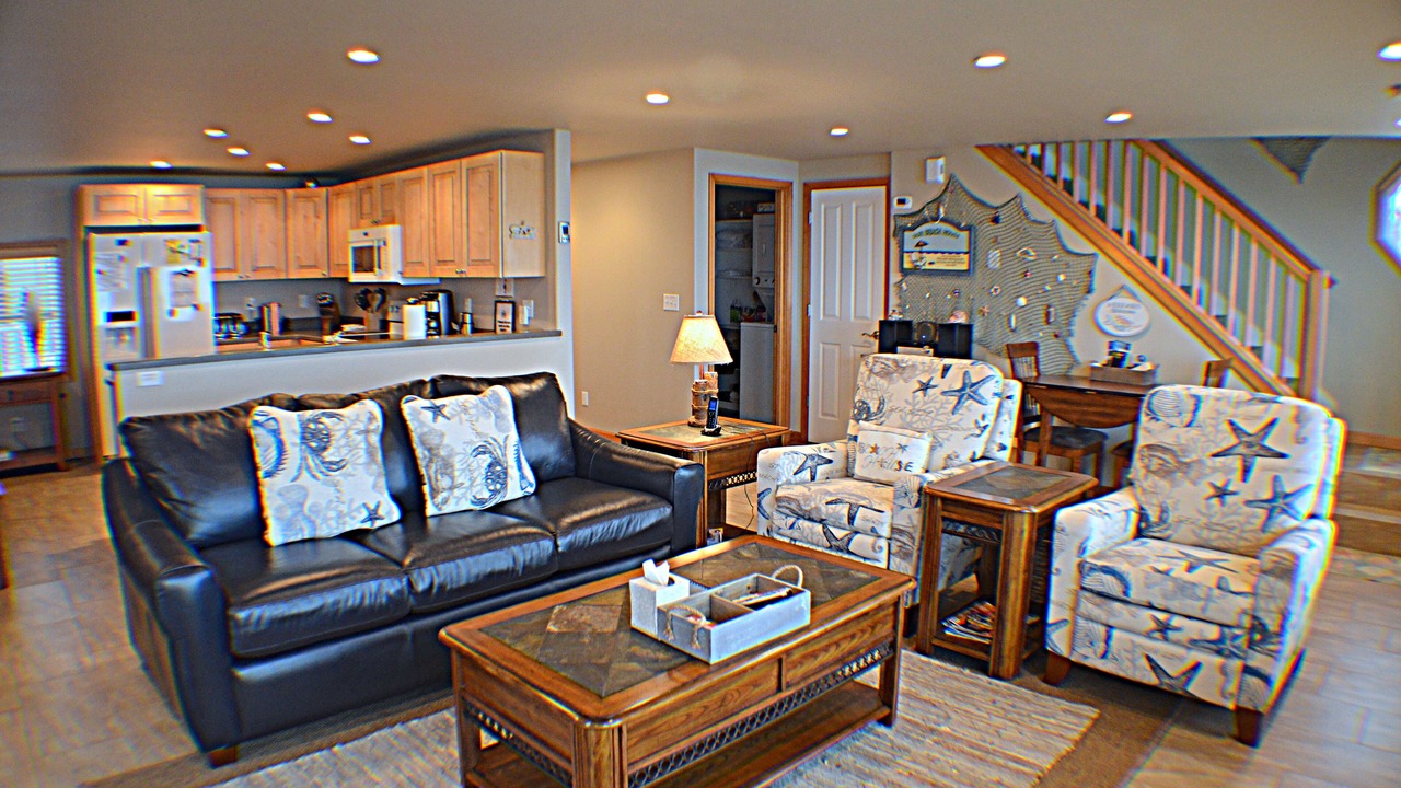 Photo of Livingroom in Edgewater Shores